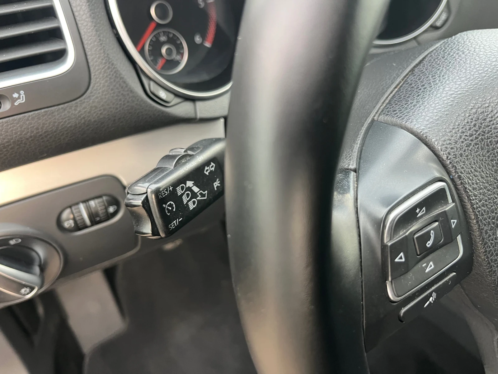 VW Golf 1.6TDI Хубав.Собствен лизинг!!!, снимка 16 - Автомобили и джипове - 56172607