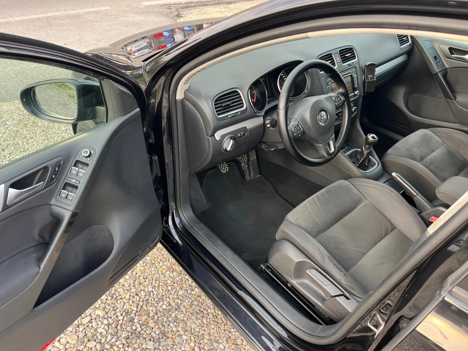 VW Golf 1.6TDI Хубав.Собствен лизинг!!!, снимка 12 - Автомобили и джипове - 56172607
