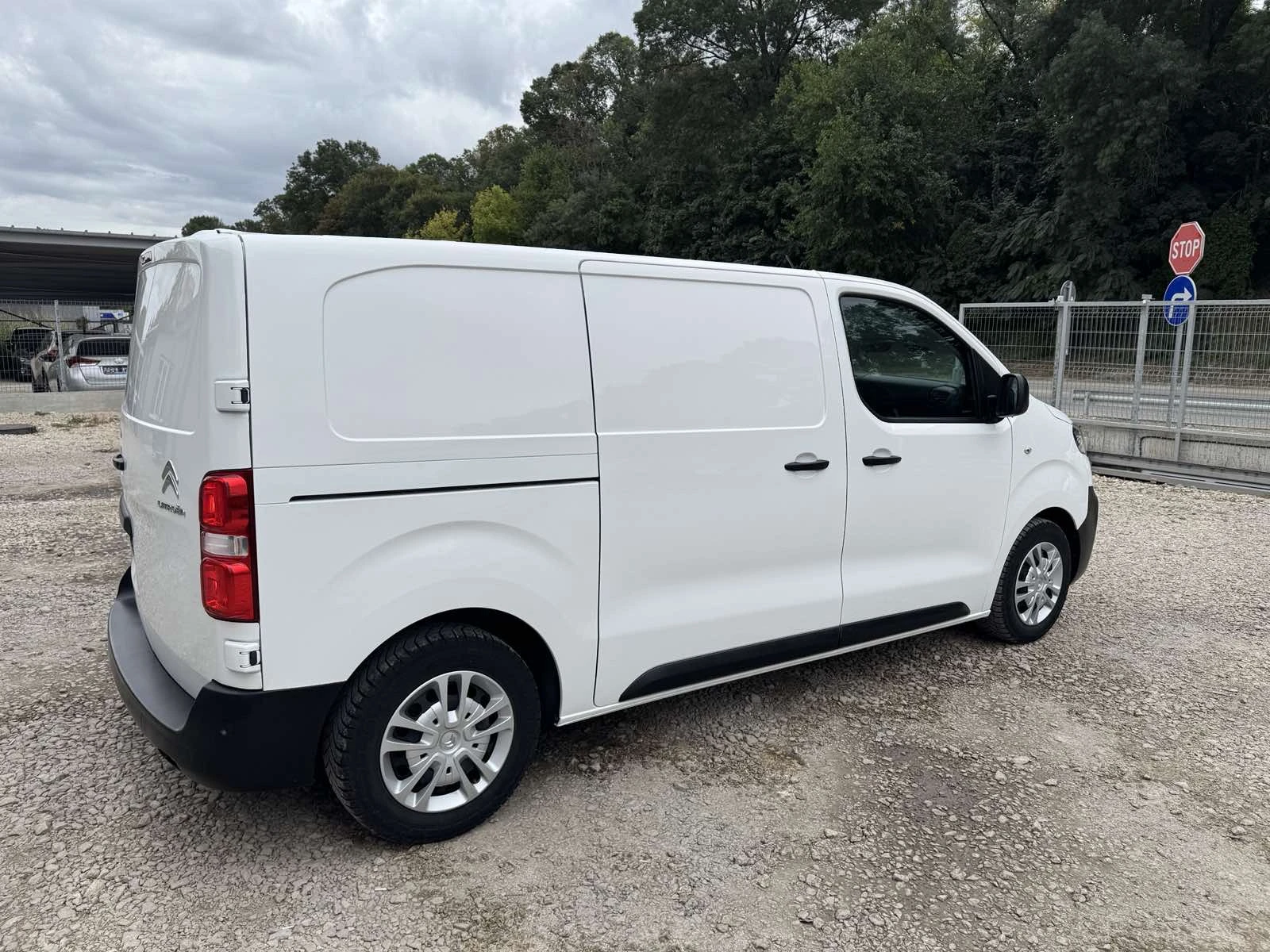 Peugeot Expert 1.5HDI* TOP* 21.06.2021 H2* , снимка 9 - Автомобили и джипове - 56317002