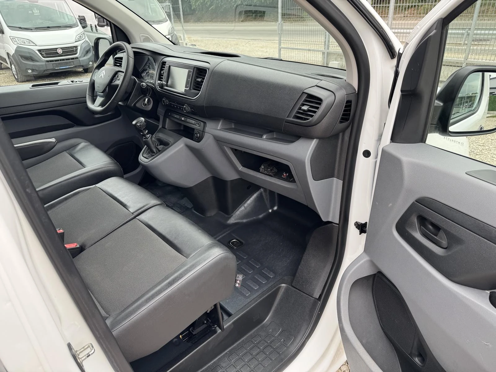 Peugeot Expert 1.5HDI* TOP* 21.06.2021 H2* , снимка 11 - Автомобили и джипове - 56317002