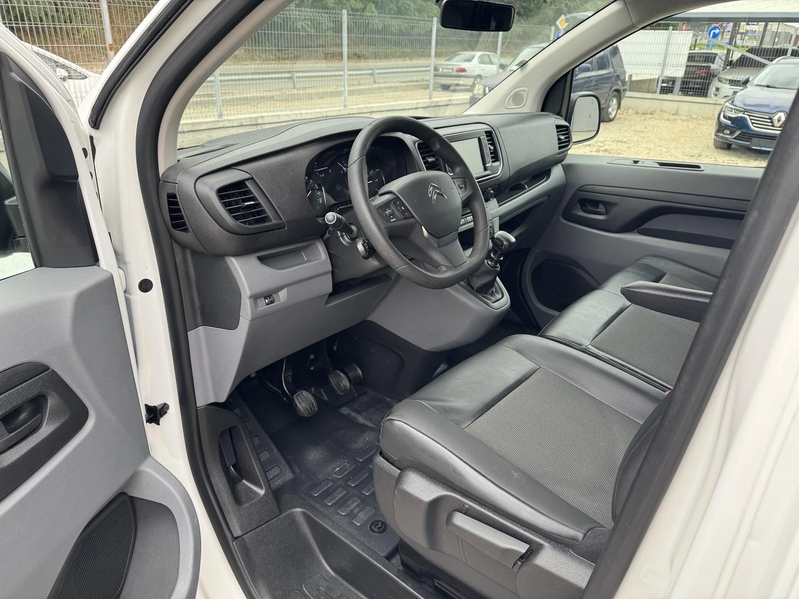 Peugeot Expert 1.5HDI* TOP* 21.06.2021 H2* , снимка 13 - Автомобили и джипове - 56317002