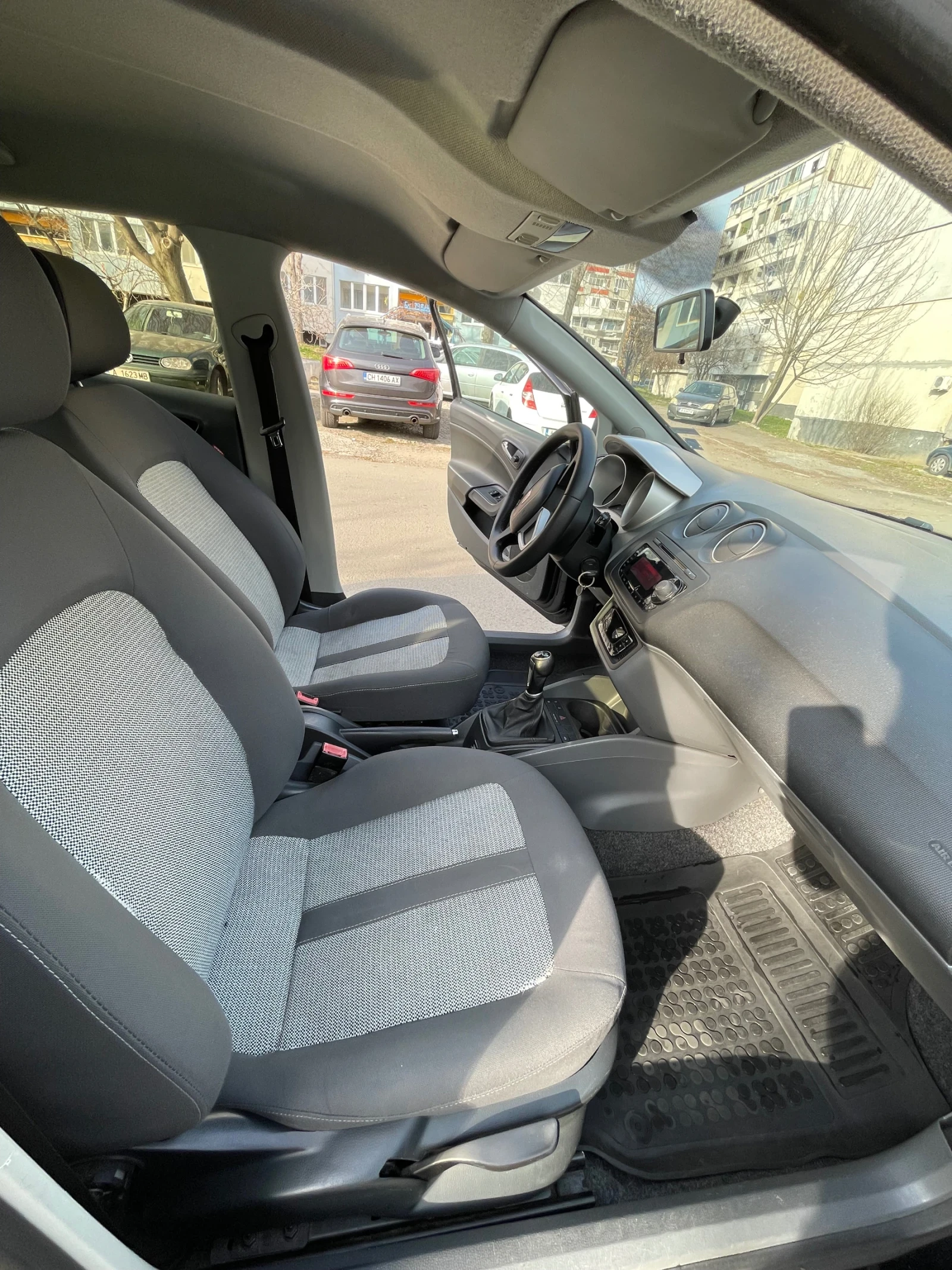 Seat Ibiza, снимка 10 - Автомобили и джипове - 56347939