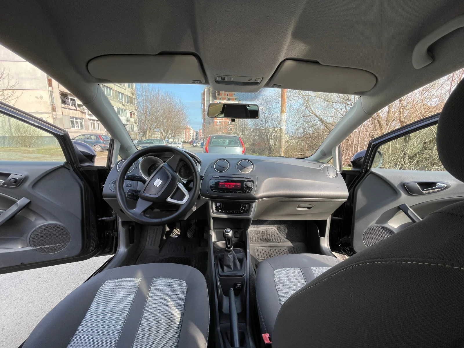 Seat Ibiza, снимка 13 - Автомобили и джипове - 56347939