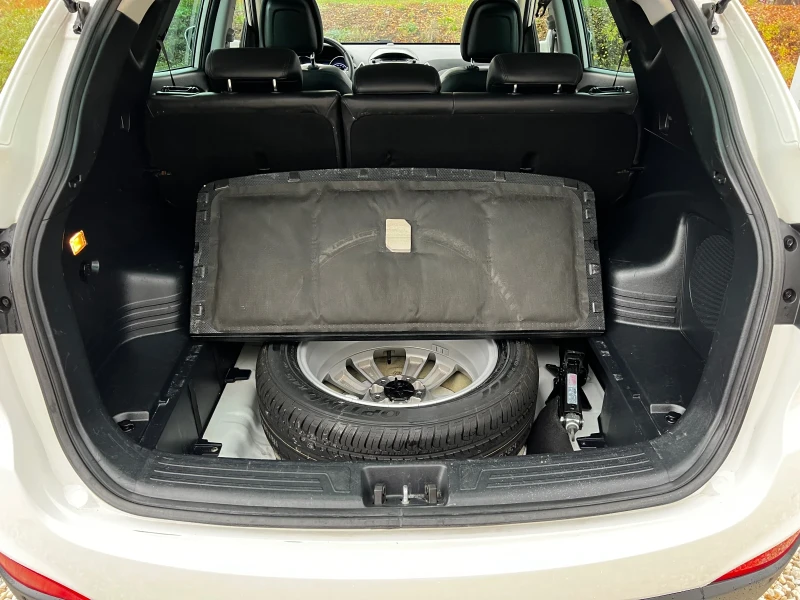 Hyundai IX35 2.0CRDI 4X4 AUTOMATIC 184PS. SWISS EDITION, снимка 14 - Автомобили и джипове - 52581148