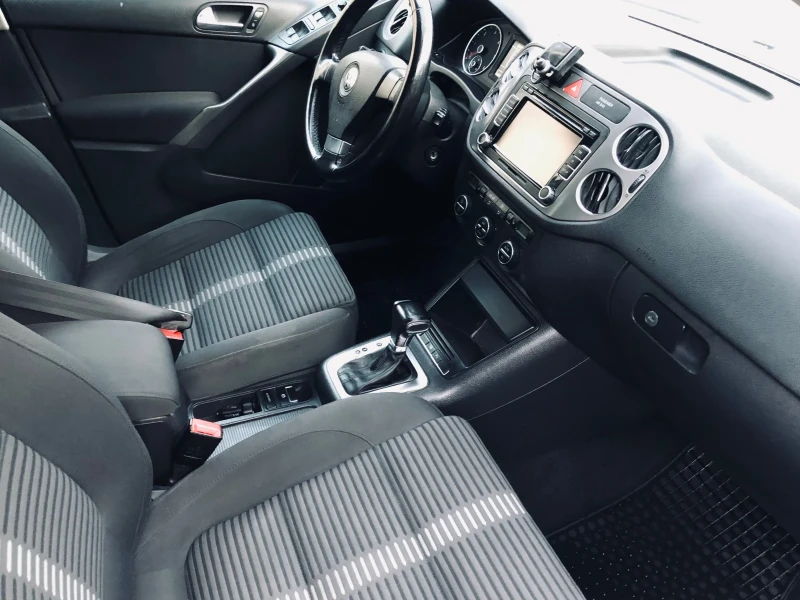 VW Tiguan 2.0TDI 4X4 AUTOMATIC , снимка 8 - Автомобили и джипове - 52747164