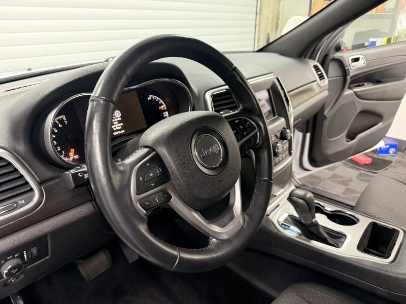 Jeep Grand cherokee Laredo 3.6 V6, снимка 9 - Автомобили и джипове - 53386393