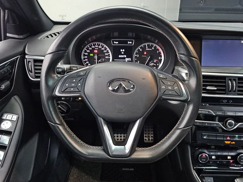 Infiniti Q30 2.0 270920 Automatic, снимка 8 - Автомобили и джипове - 55597582