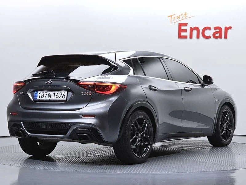 Infiniti Q30 2.0 270920 Automatic, снимка 3 - Автомобили и джипове - 55597582