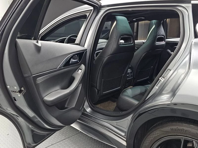 Infiniti Q30 2.0 270920 Automatic, снимка 15 - Автомобили и джипове - 55597582