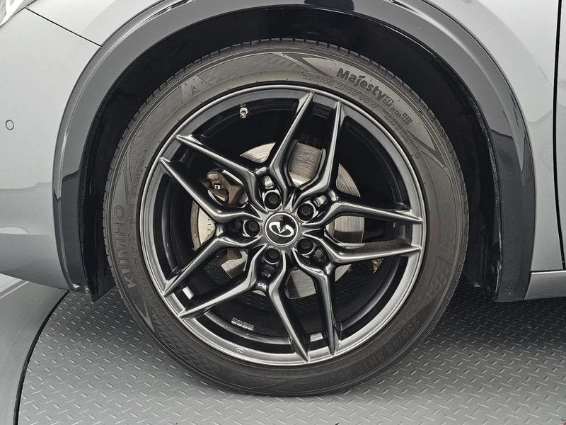 Infiniti Q30 2.0 270920 Automatic, снимка 5 - Автомобили и джипове - 55597582