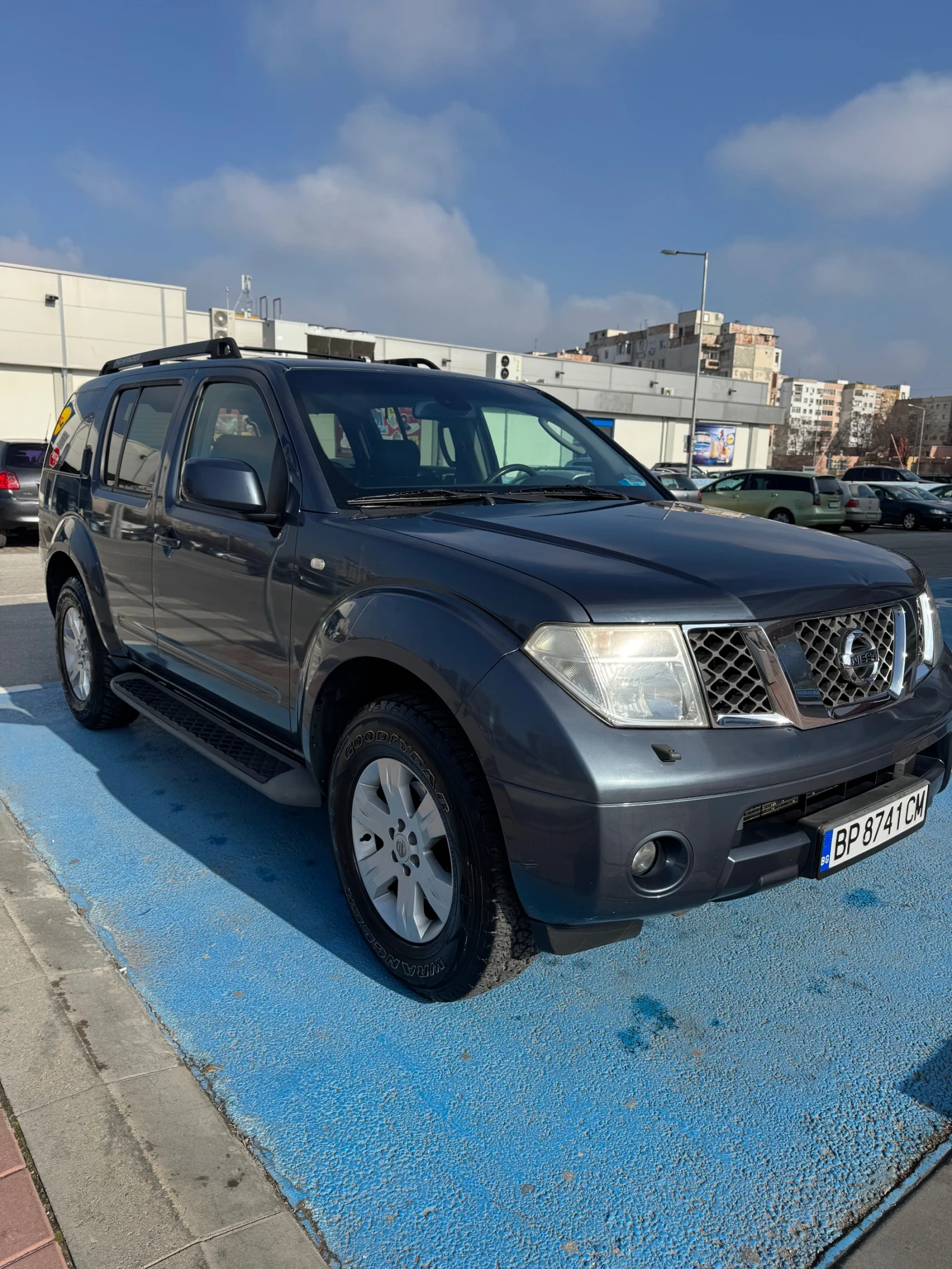 Nissan Pathfinder 2.5 Д - изображение 2