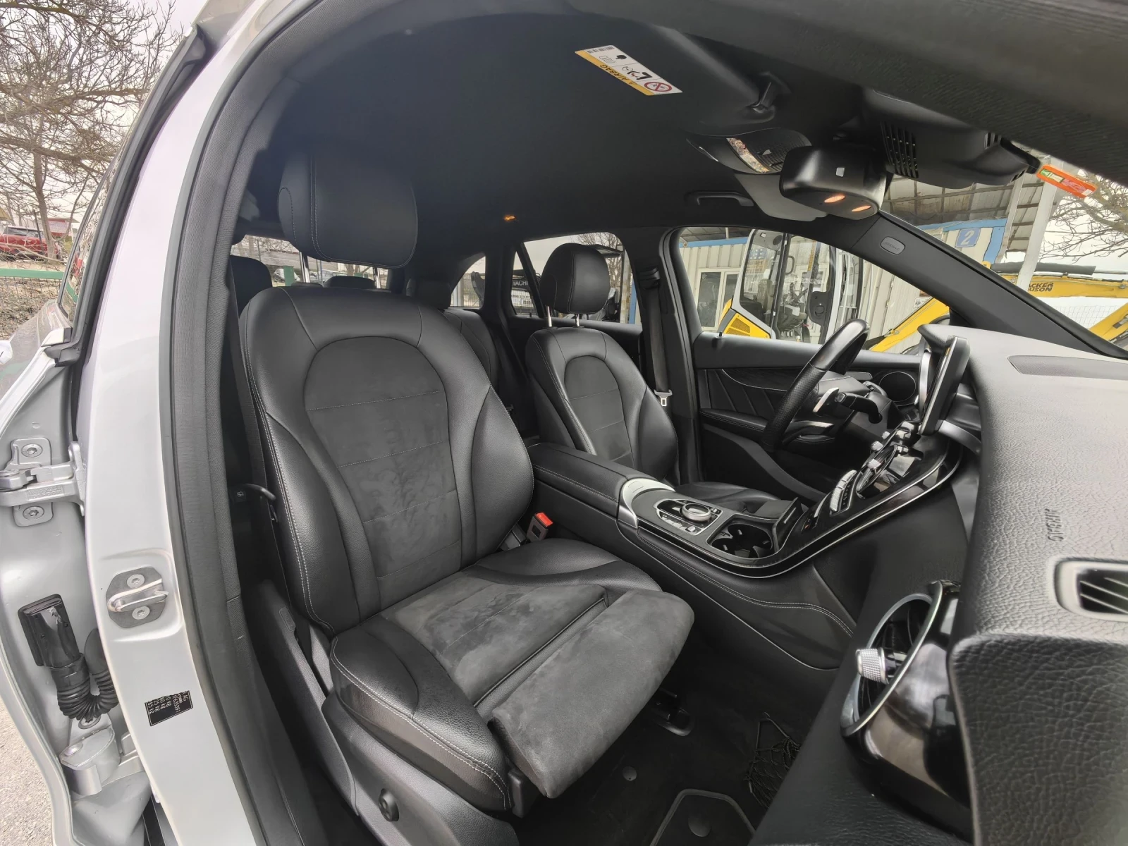 Mercedes-Benz GLC 250 AMG /ШВЕЙЦАРИЯ/ СЕРВИЗНА ИСТОРИЯ , снимка 8 - Автомобили и джипове - 53889764