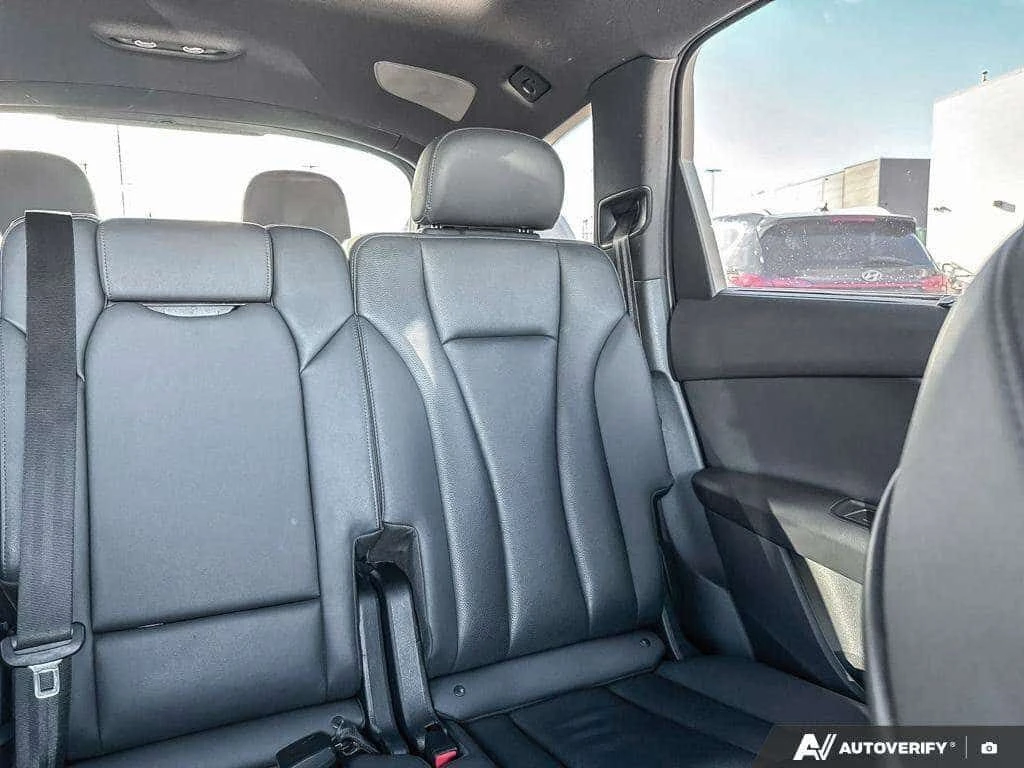 Audi Q7 * Technik * CARFAX * Фиксирана цена до България * , снимка 13 - Автомобили и джипове - 54218524