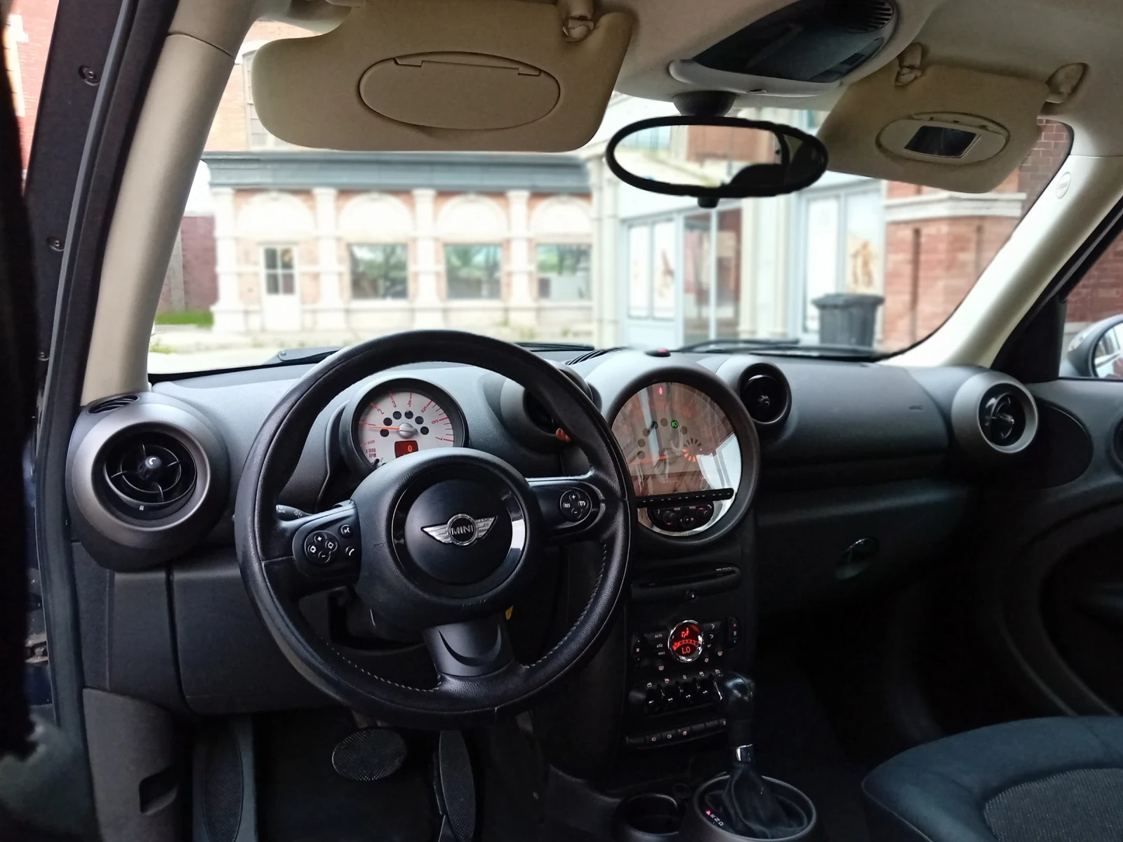 Mini Countryman 2.0D Automatic, снимка 8 - Автомобили и джипове - 54497197