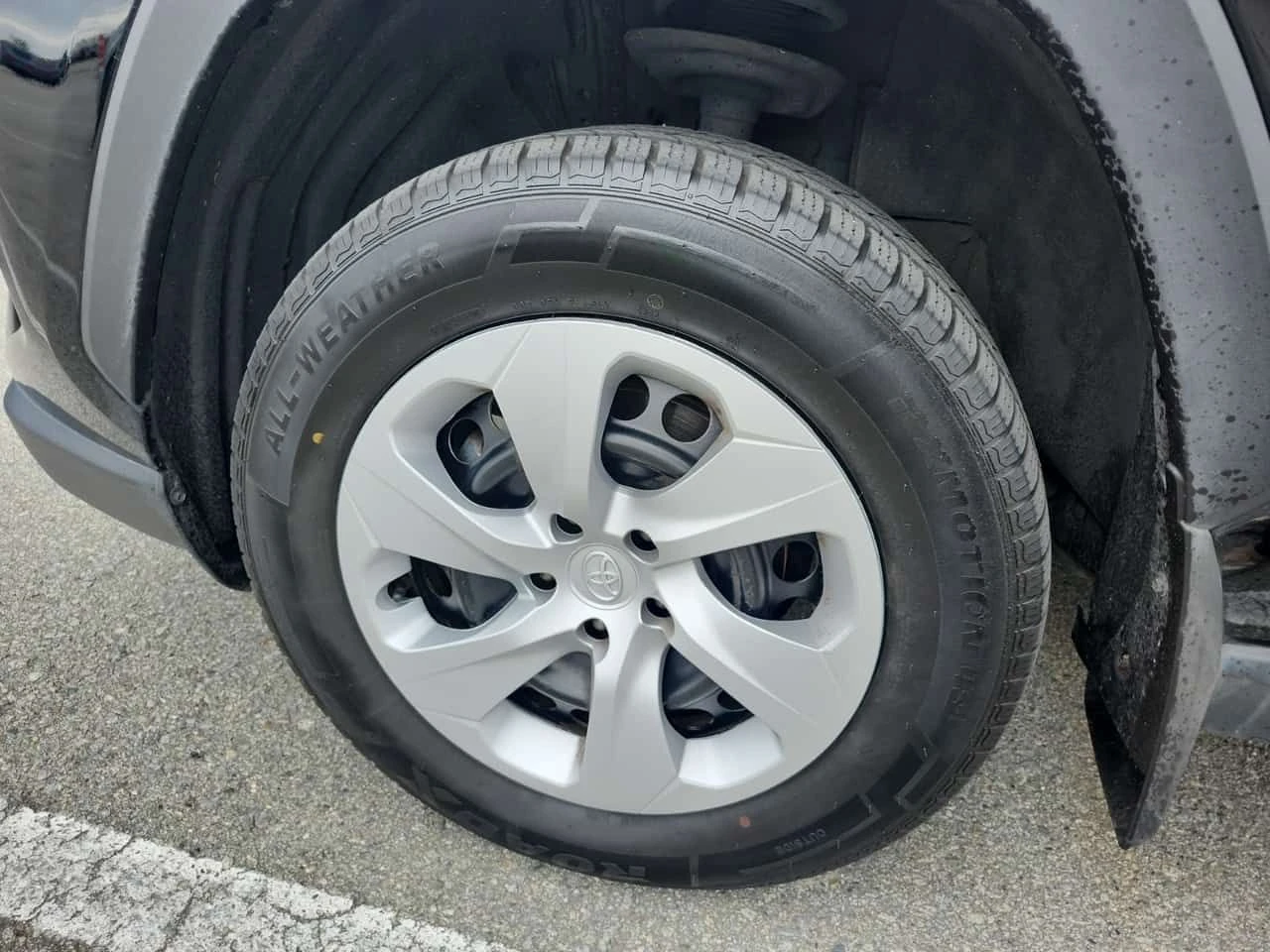 Toyota Rav4 * LE * CARFAX * ОПЦИЯ ЗА ФИНАНСИРАНЕ, снимка 6 - Автомобили и джипове - 55510557