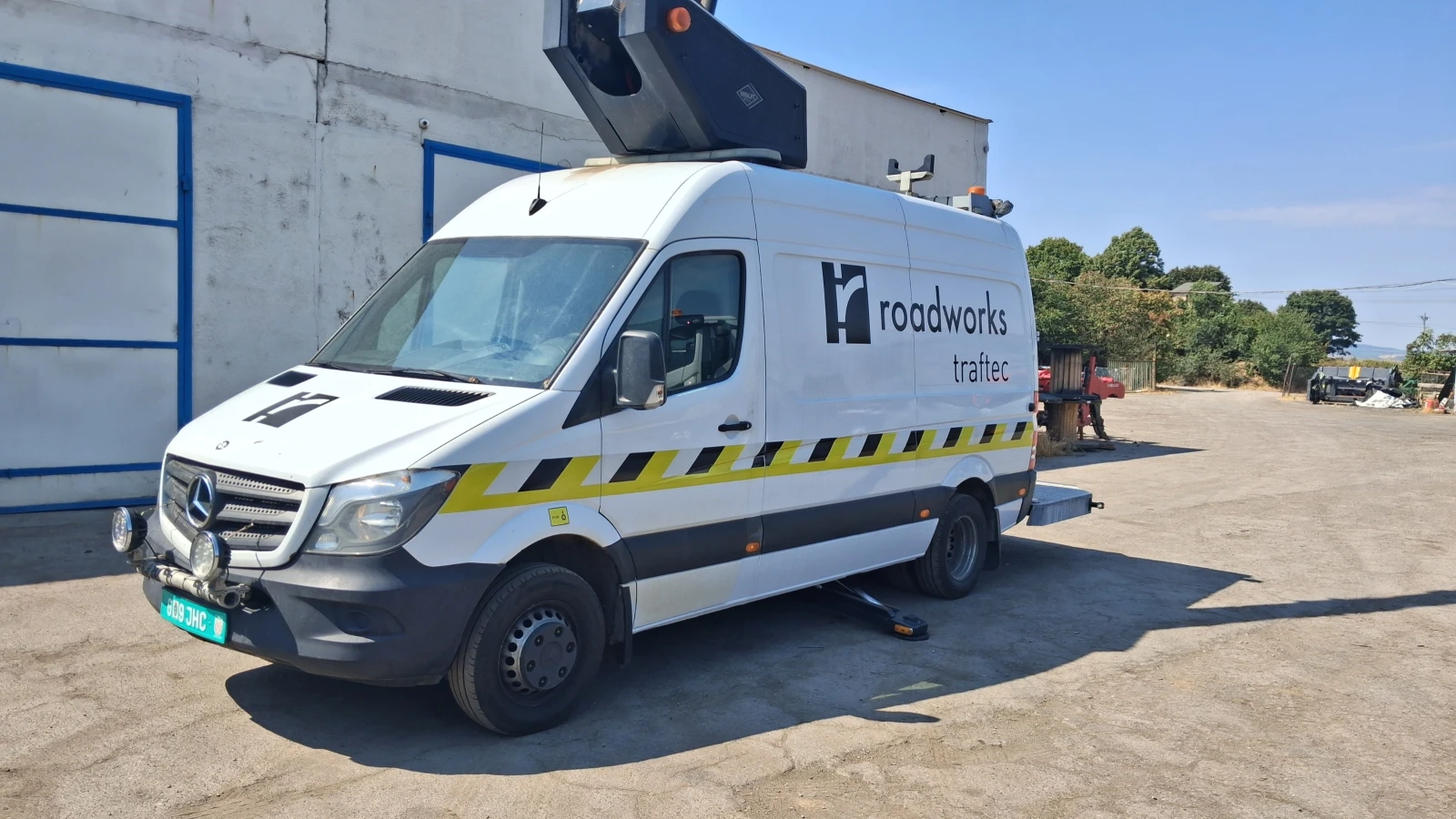 Автовишка Versalift VDT-170-F - изображение 2