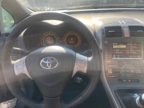 Toyota Auris 2.2D-CAT 177кс. НА ЧАСТИ, снимка 9