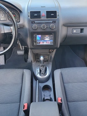 VW Touran 1.6TDI-105k.s. 7 МЕСТА!, снимка 15