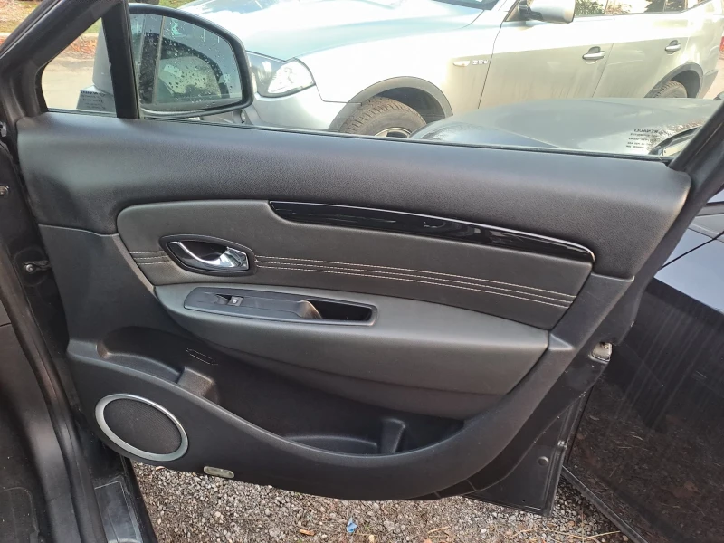 Renault Grand scenic 1.5 dci 7 местен, снимка 14 - Автомобили и джипове - 48239780