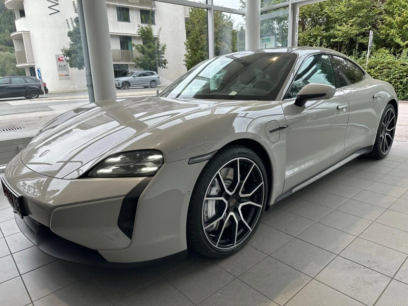 Porsche Taycan Turbo/Facelift/Pano/Burmester/21zoll, снимка 3 - Автомобили и джипове - 48670417