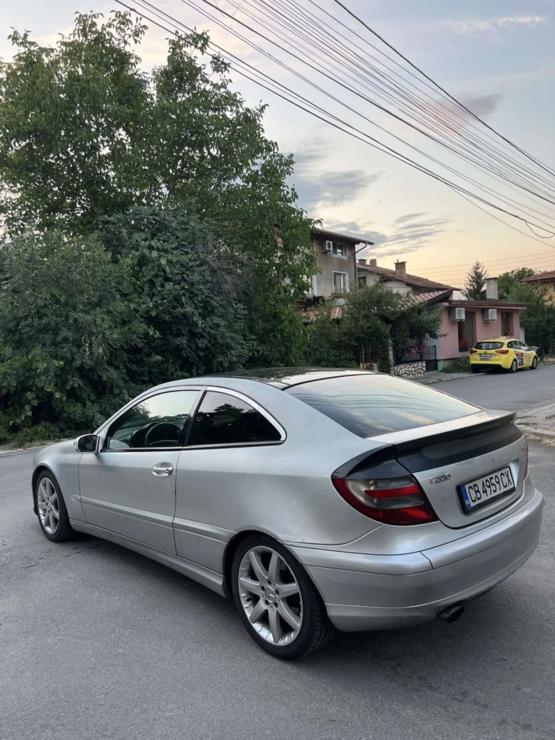 Mercedes-Benz C 220, снимка 4 - Автомобили и джипове - 51396149