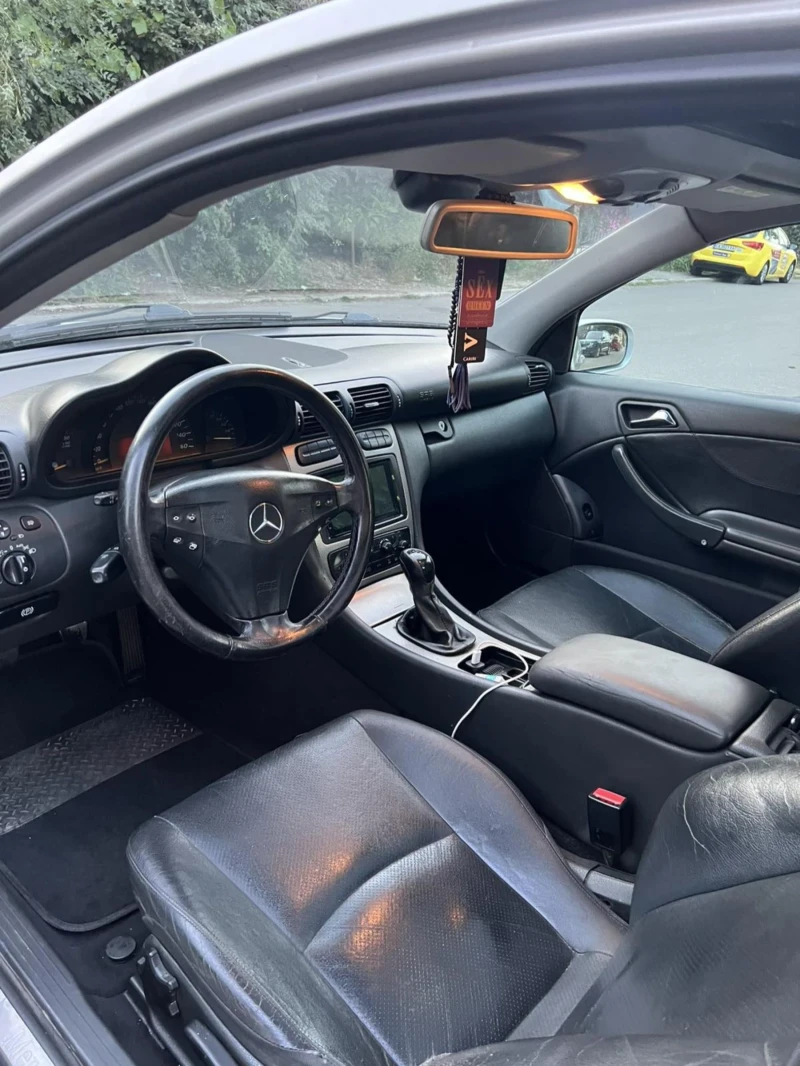 Mercedes-Benz C 220, снимка 8 - Автомобили и джипове - 51396149
