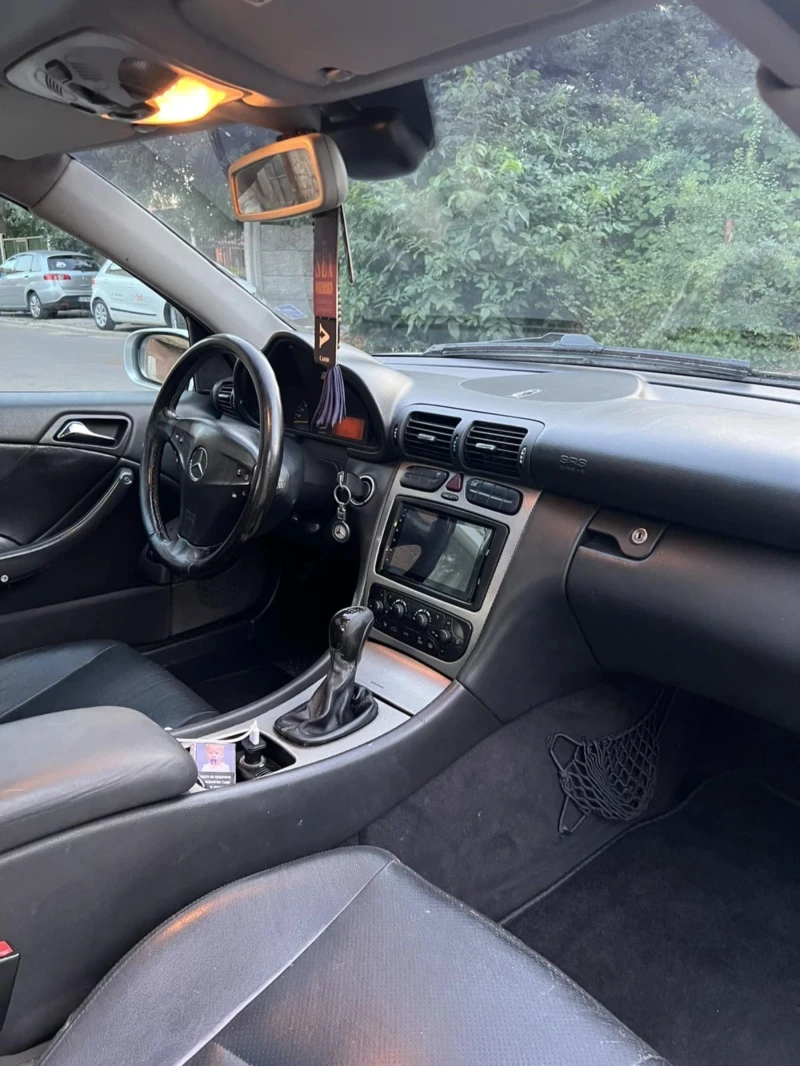 Mercedes-Benz C 220, снимка 9 - Автомобили и джипове - 51396149