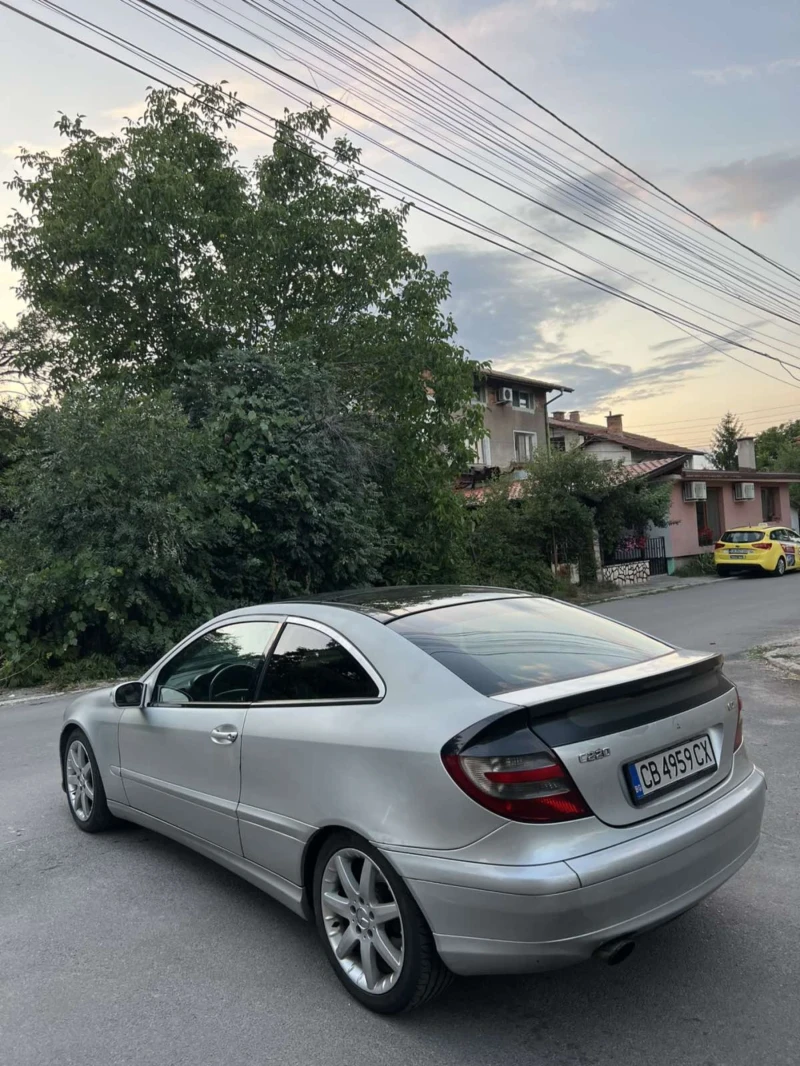 Mercedes-Benz C 220, снимка 2 - Автомобили и джипове - 51396149