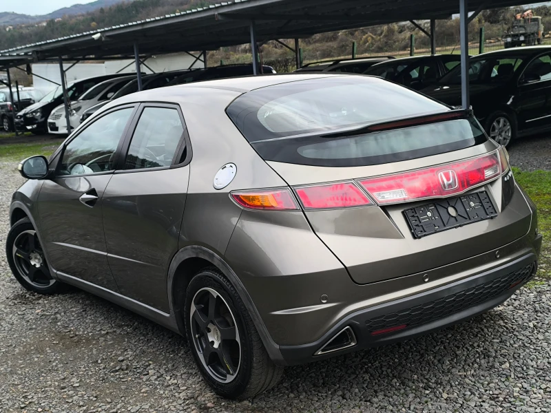 Honda Civic 1.8i-140кс-6 скорости-КЛИМАТРОНИК-ТОП СЪСТОЯНИЕ !!, снимка 5 - Автомобили и джипове - 52629529