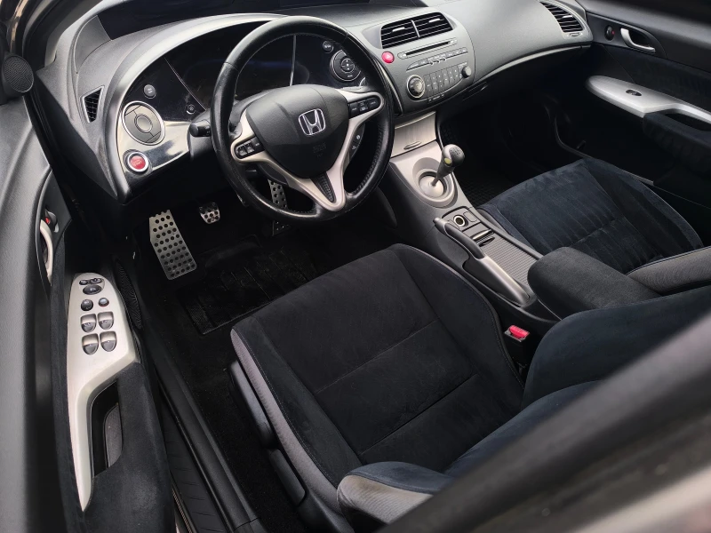 Honda Civic 1.8i-140кс-6 скорости-КЛИМАТРОНИК-ТОП СЪСТОЯНИЕ !!, снимка 10 - Автомобили и джипове - 52629529