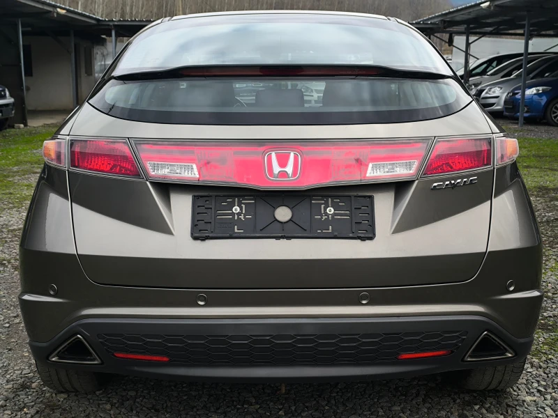 Honda Civic 1.8i-140кс-6 скорости-КЛИМАТРОНИК-ТОП СЪСТОЯНИЕ !!, снимка 4 - Автомобили и джипове - 52629529