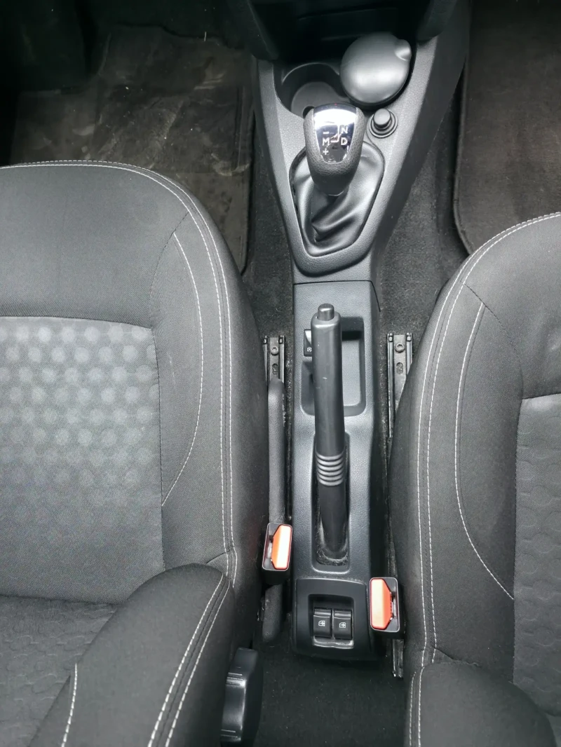 Dacia Sandero Автоматик/Навигация/Ел.стъкла/Климатик, снимка 14 - Автомобили и джипове - 53329593