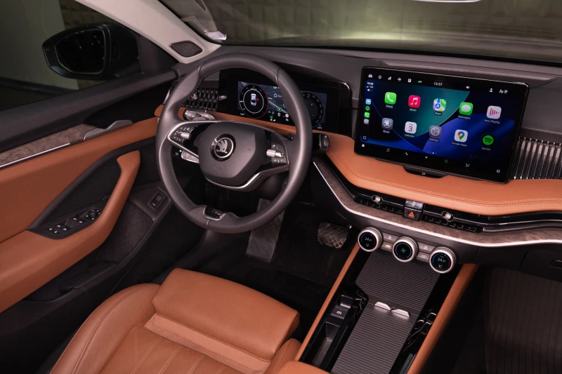 Skoda Superb 2.0TDI* 7DSG* L&K* Apple CarPlay/Android Auto* Диг, снимка 11 - Автомобили и джипове - 53437557