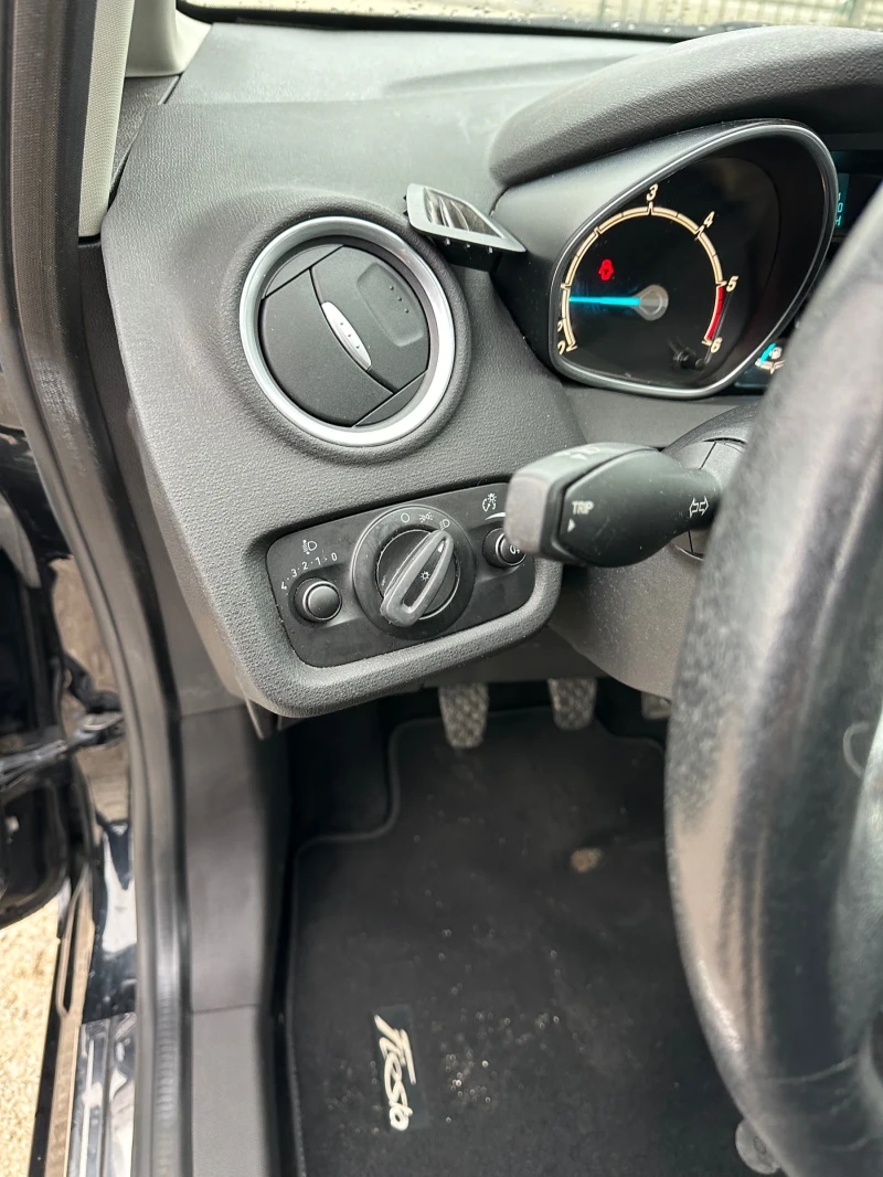 Ford Fiesta 1.6 TDCI, снимка 8 - Автомобили и джипове - 53467977
