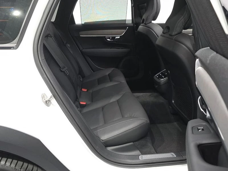 Volvo V90 2.0 Automatic, снимка 10 - Автомобили и джипове - 55974791