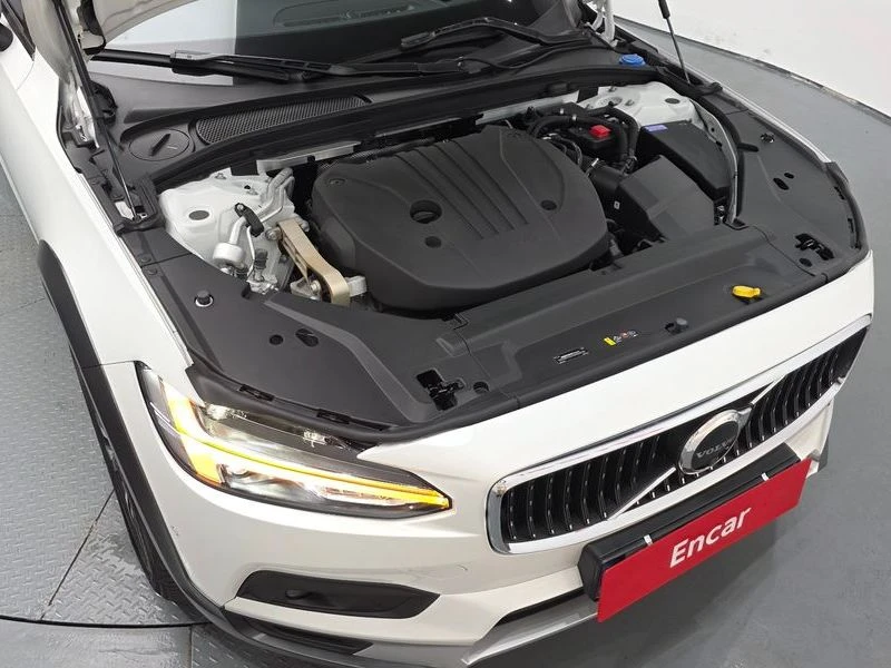 Volvo V90 2.0 Automatic, снимка 5 - Автомобили и джипове - 55974791