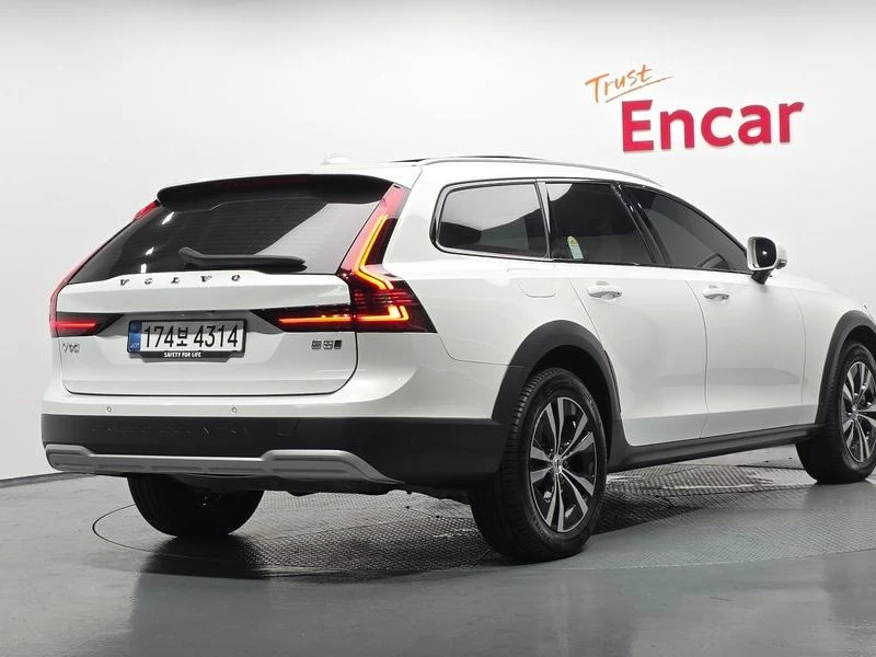 Volvo V90 2.0 Automatic, снимка 2 - Автомобили и джипове - 55974791