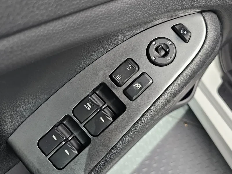 Kia K5 Lpi Smart, снимка 11 - Автомобили и джипове - 56574455
