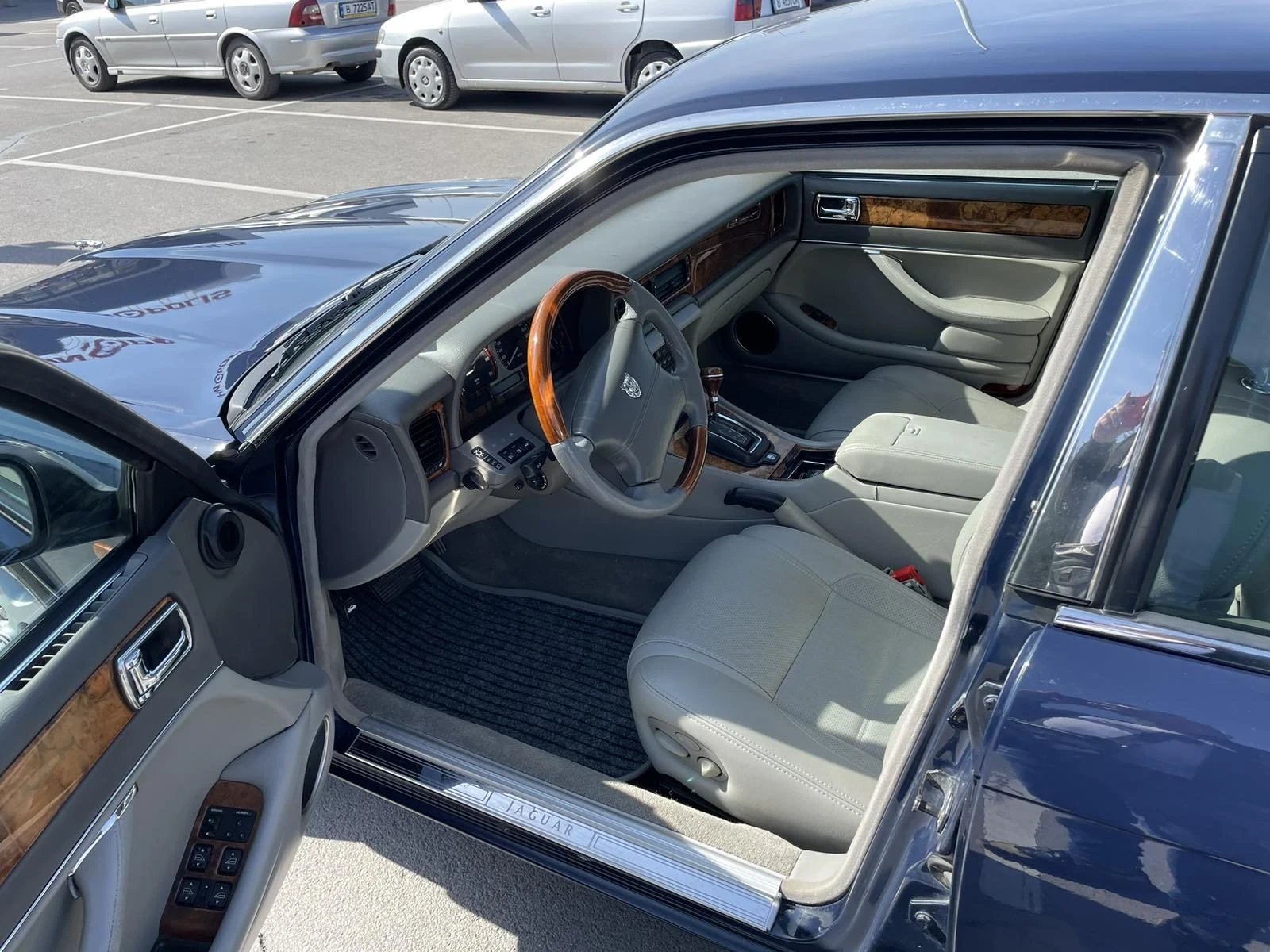 Jaguar Xj, снимка 7 - Автомобили и джипове - 41407651
