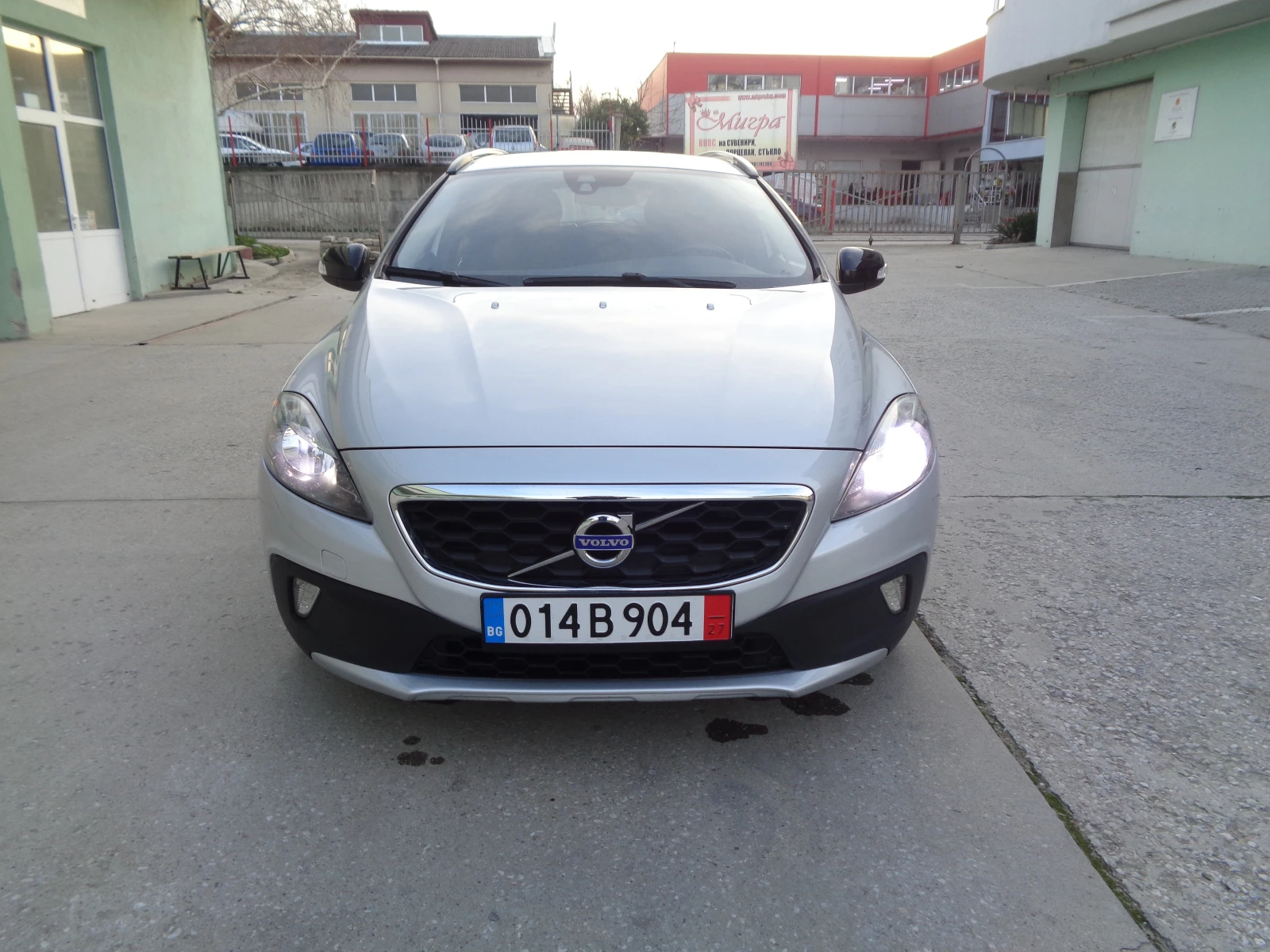 Volvo V40 Cross Country 1.6HDI-D2-115-BARTER-LIZING - изображение 5