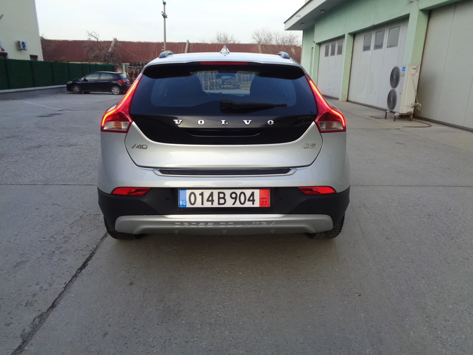 Volvo V40 Cross Country 1.6HDI-D2-115-BARTER-LIZING - изображение 6