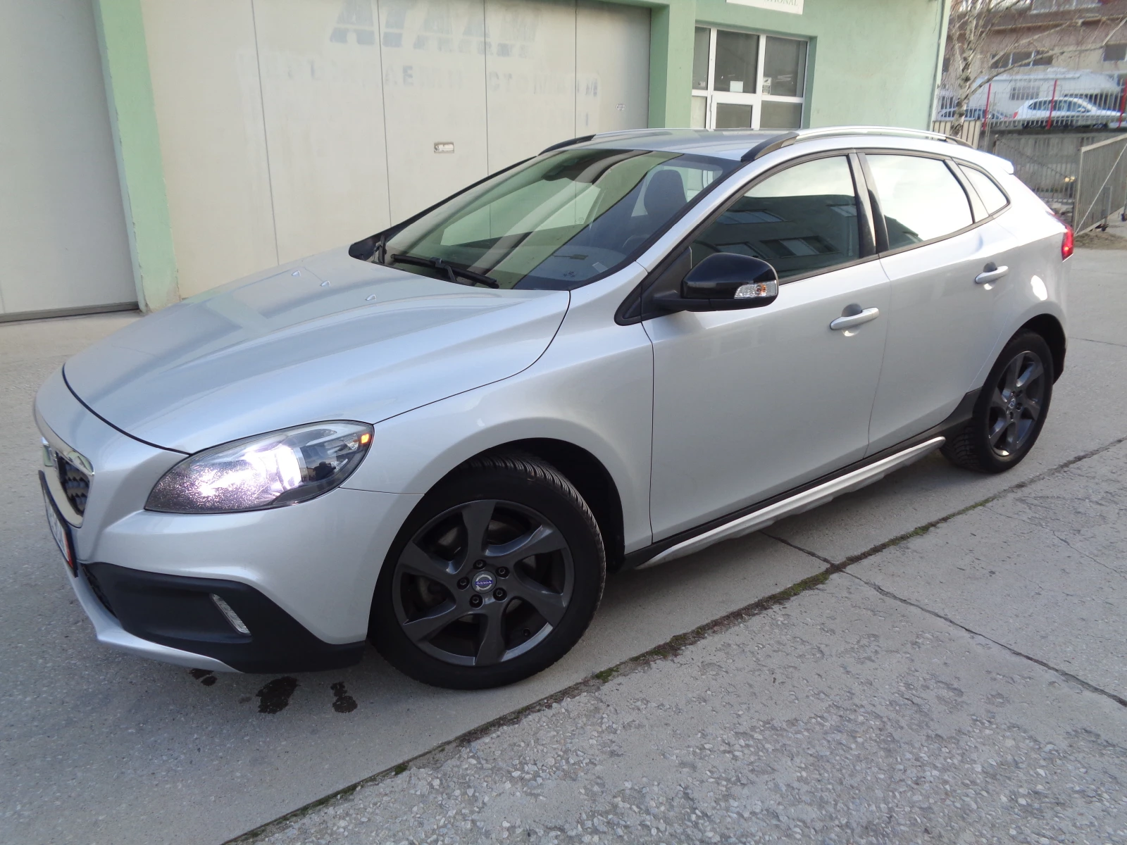 Volvo V40 Cross Country 1.6HDI-D2-115-BARTER-LIZING | Mobile.bg � ����������� 1