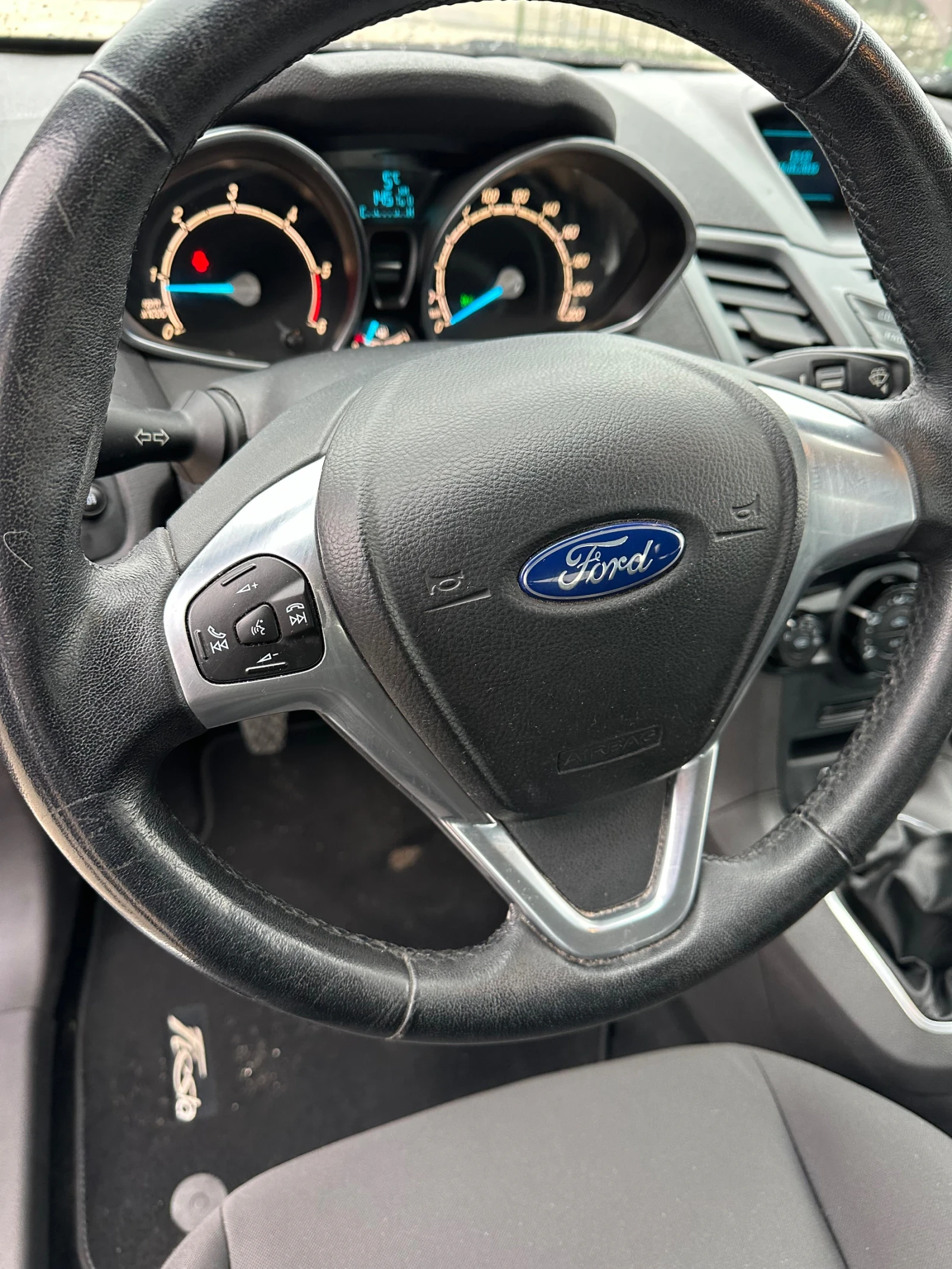 Ford Fiesta 1.6 TDCI - изображение 9