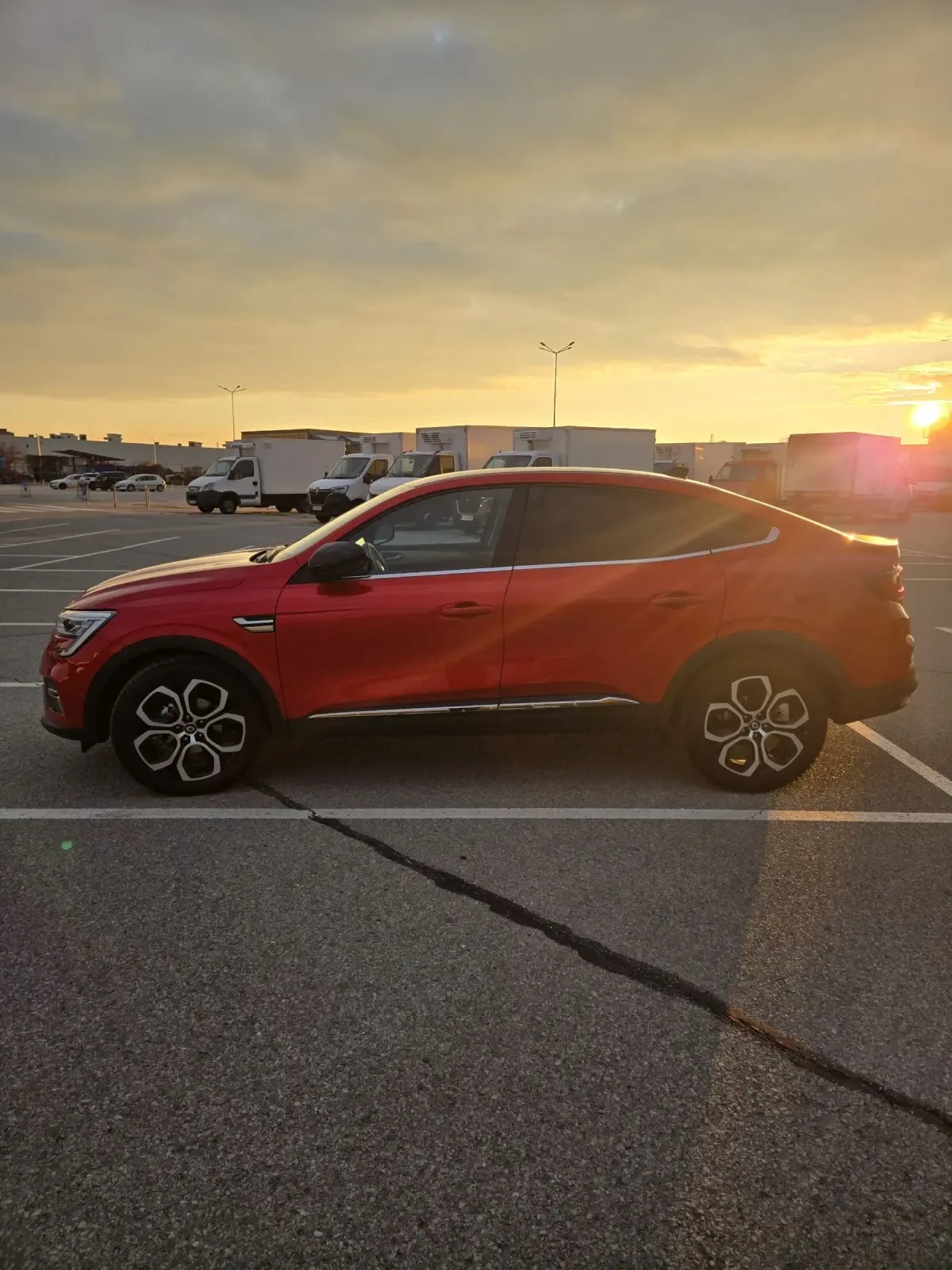 Renault Arkana, снимка 2 - Автомобили и джипове - 54284520