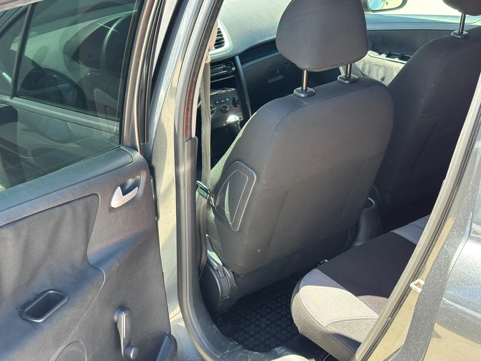 Peugeot 207 1.6 hdi SW, снимка 7 - Автомобили и джипове - 54416212