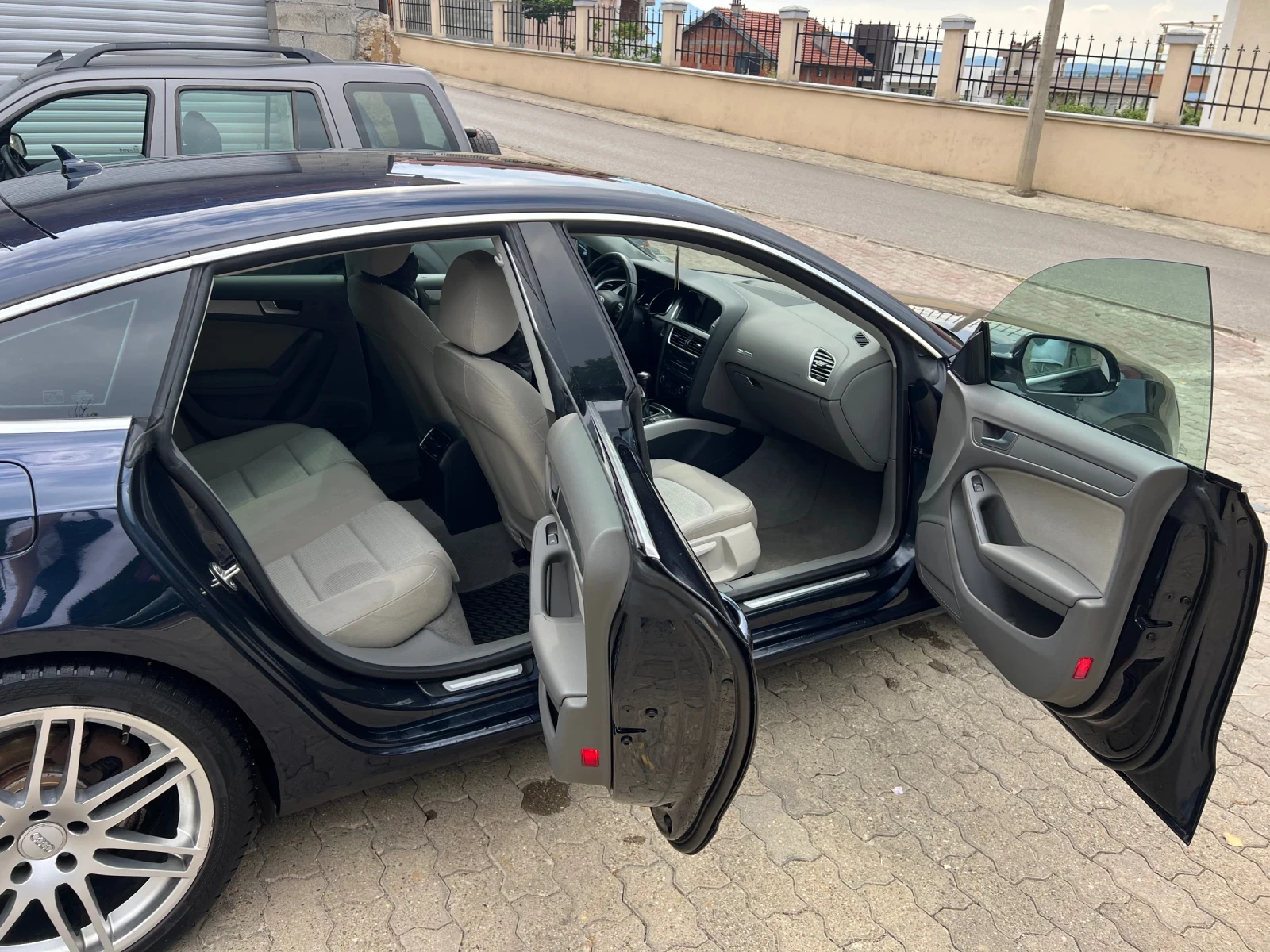 Audi A5 Sportback, снимка 8 - Автомобили и джипове - 54647263