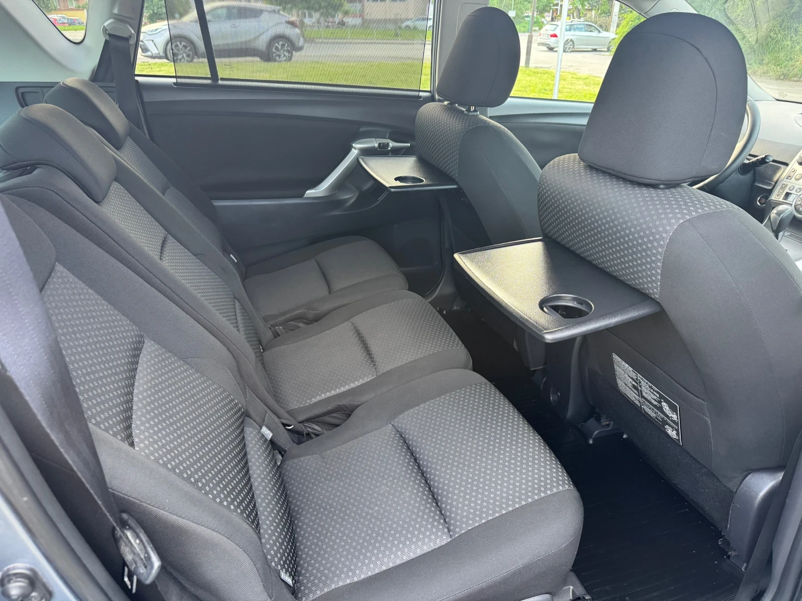 Toyota Verso 1.8Бензин/Автоматик, снимка 9 - Автомобили и джипове - 54884571