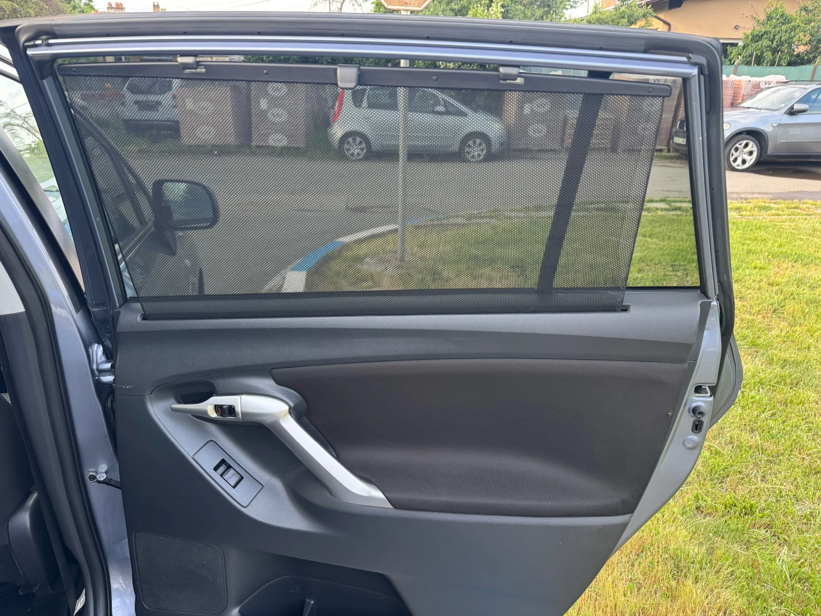 Toyota Verso 1.8Бензин/Автоматик, снимка 16 - Автомобили и джипове - 54884571