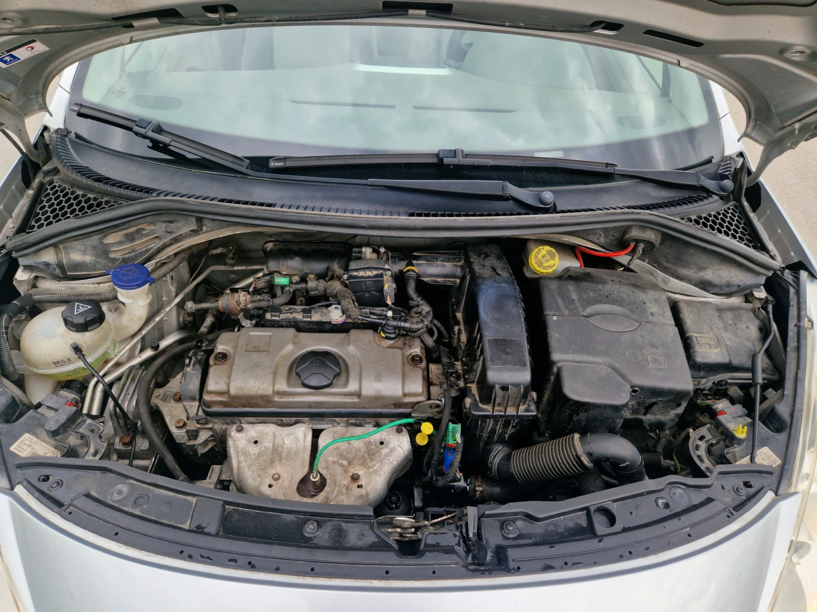 Peugeot 207 1.4i 122000км!, снимка 12 - Автомобили и джипове - 54887542