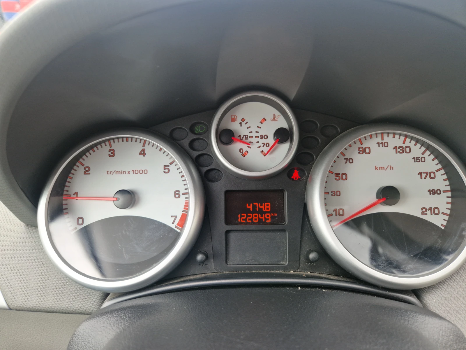 Peugeot 207 1.4i 122000км!, снимка 10 - Автомобили и джипове - 54887542